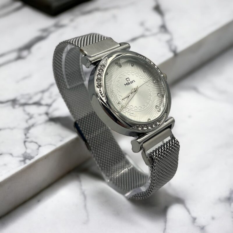 Zegarek damski analogowy pasek magnes srebrny koperta kant cyrkonie stal