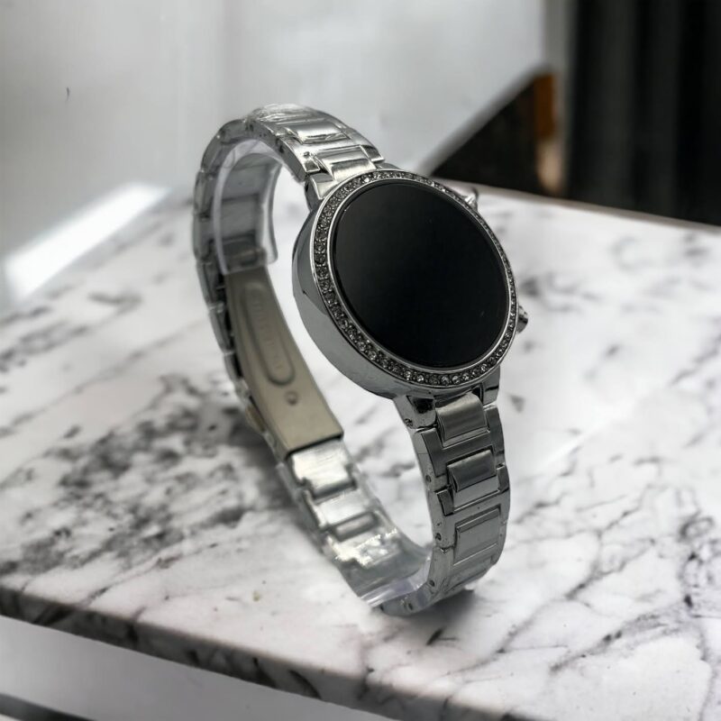 Zegarek damski LED srebrny klasyczna bransoleta koperta cyrkonie