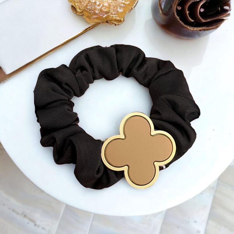 Gumka do włosów SCRUNCHIE frotka jasny brąz mat koniczynka kwiatek