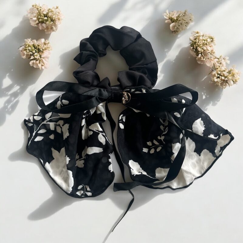 Gumka do włosów SCRUNCHIE czarna satyna czarna wstążka kwiatki
