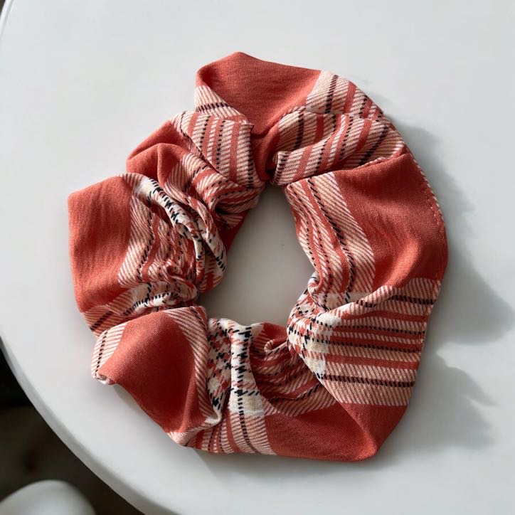 Gumka do włosów SCRUNCHIE frotka łososiowa ruda wzór kratka