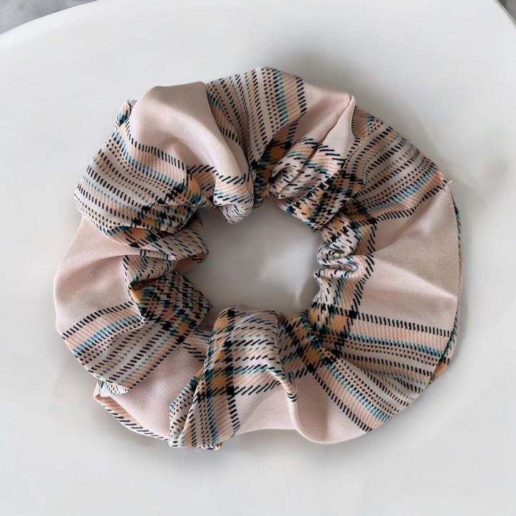 Gumka do włosów SCRUNCHIE frotka kremowa ecru wzór kratka