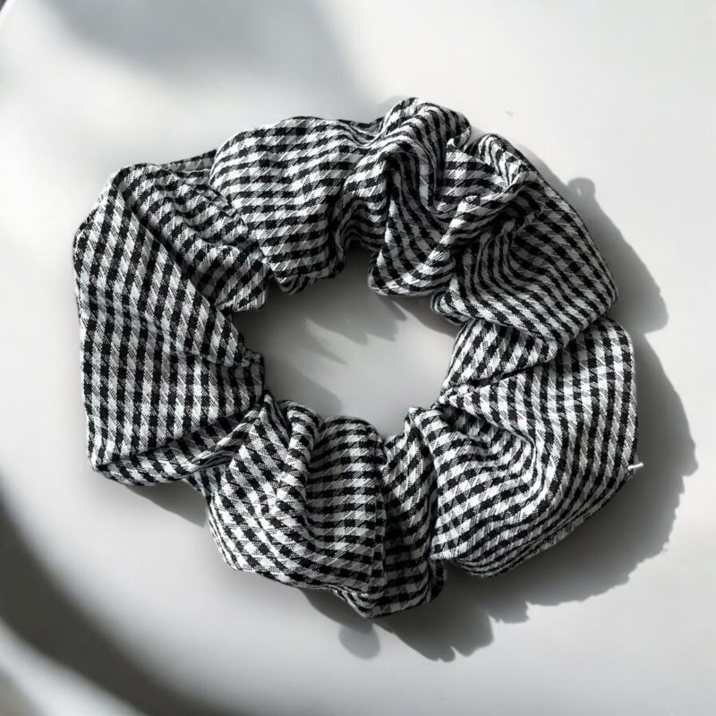Gumka do włosów SCRUNCHIE frotka czarna wzór pepitka