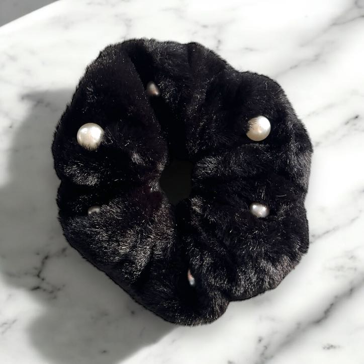 Gumka do włosów SCRUNCHIE frotka puszysta misiowa czarna perły