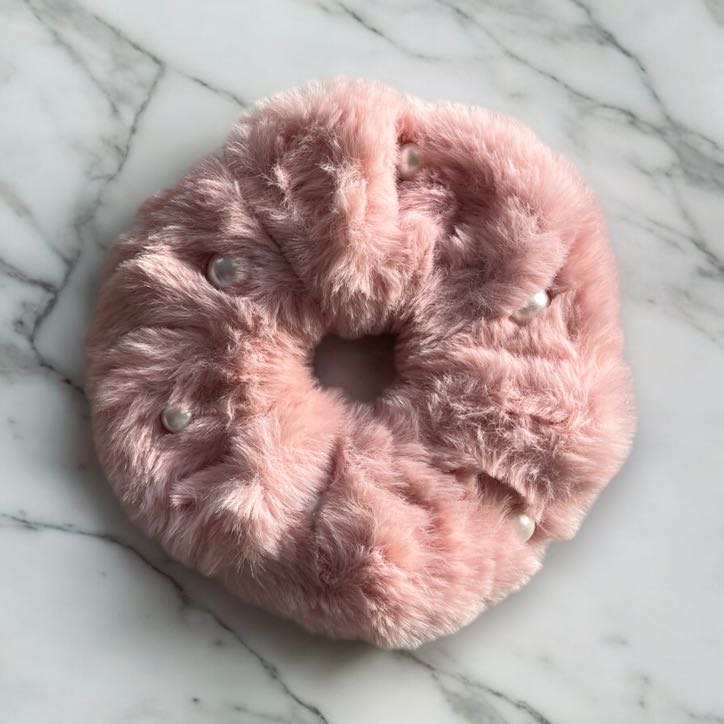 Gumka do włosów SCRUNCHIE frotka puszysta misiowa brudny róż perły