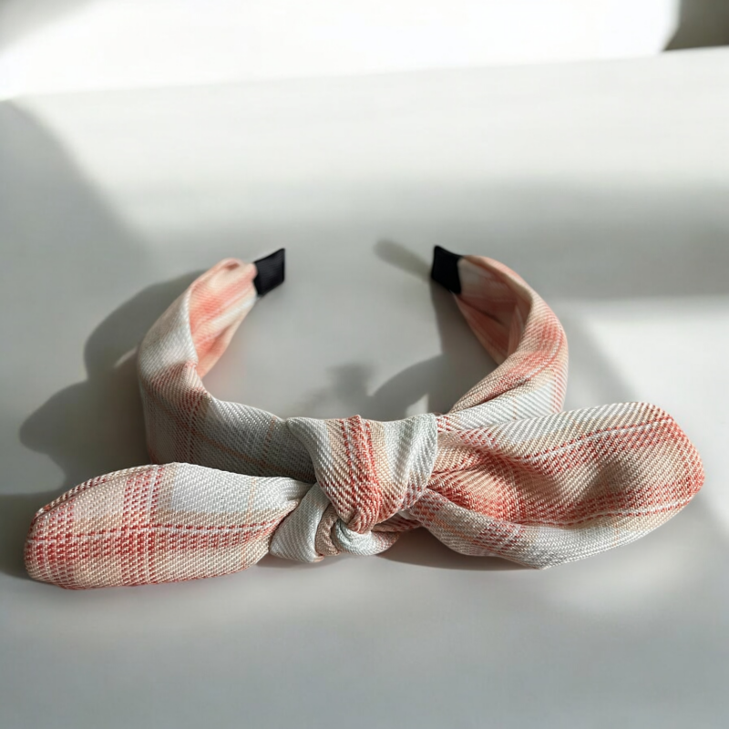 Opaska do włosów dla dzieci materiał kokarda łososiowa biała kratka prezent