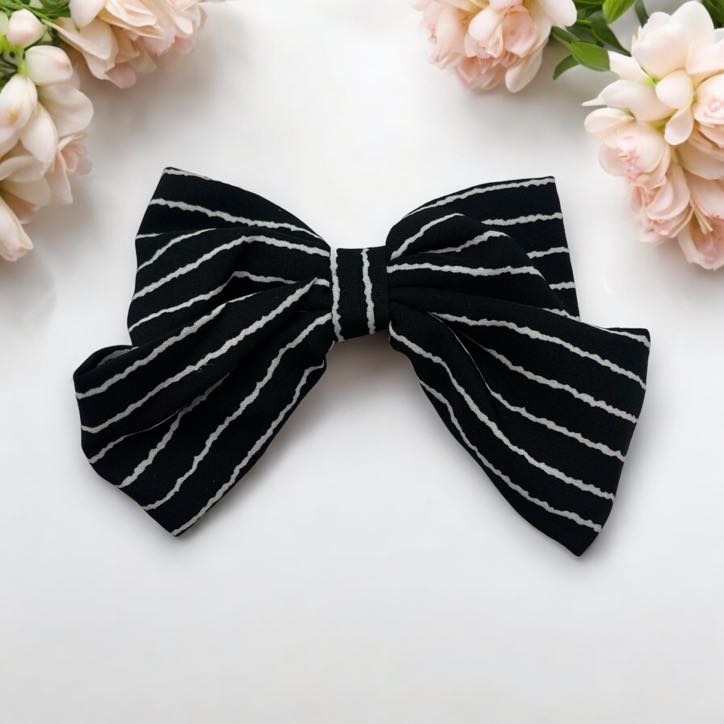 Spinka do włosów DUŻA czarna kokarda białe paski