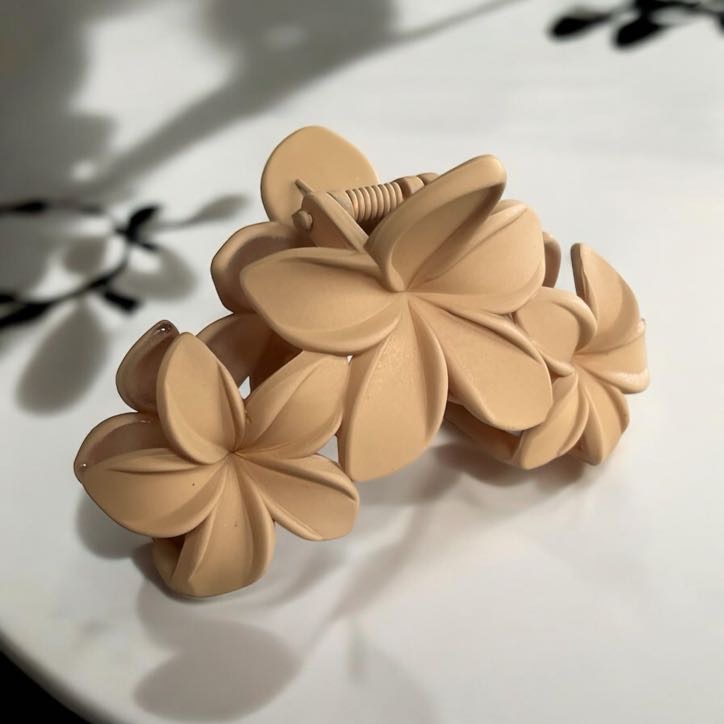 Spinka do włosów klamerka kwiatek kwiat lilia duża matowa klamra jasny brąz