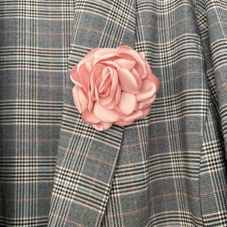 BROSZKA przypinka agrafka wsuwka róża różyczka kwiatek jasny różowy 7,5 cm