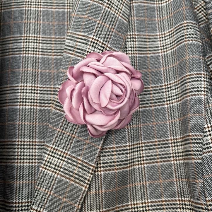 BROSZKA przypinka agrafka wsuwka róża różyczka kwiatek fioletowa 7,5 cm