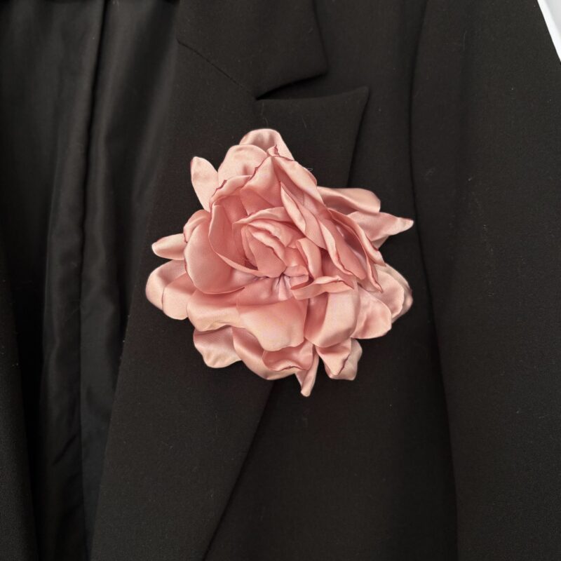 BROSZKA przypinka agrafka wsuwka kwiat kwiatek brudny różowy róż 12 cm
