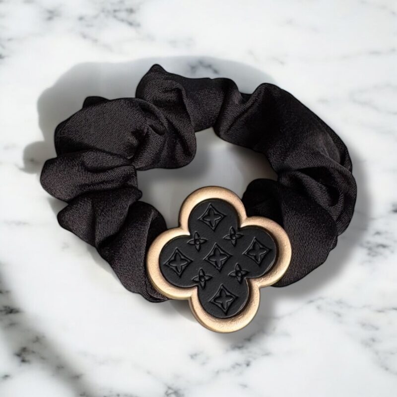 Gumka do włosów SCRUNCHIE frotka czarna mat wzorek koniczynka kwiatek