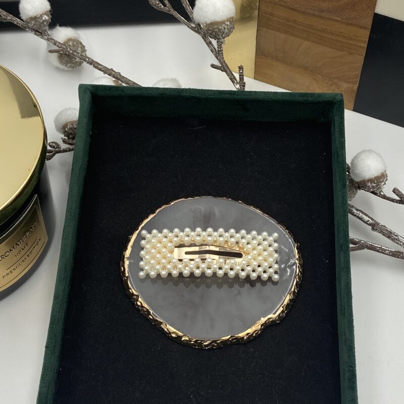 Spinka srebrna stalowa prostokątna perłowe białe kuleczki koraliki