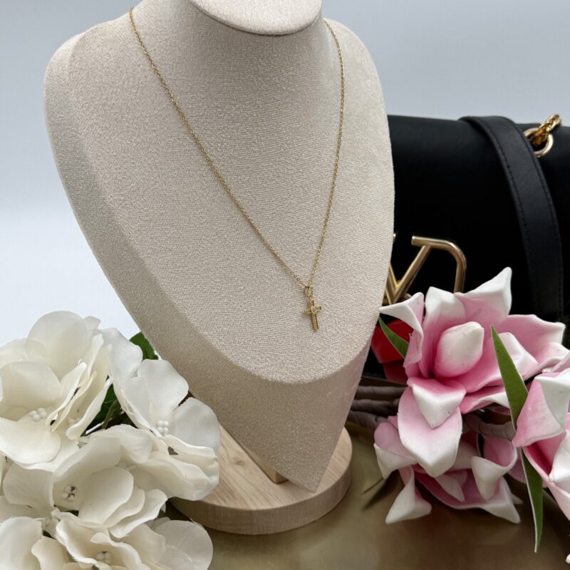 Naszyjnik celebrytka krzyżyk cyrkonie złoty stal 316L