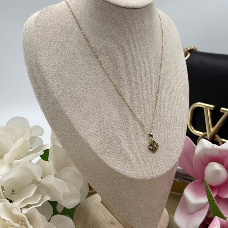 Naszyjnik celebrytka koniczynka kwiatek cyrkonia złoty stal 316L